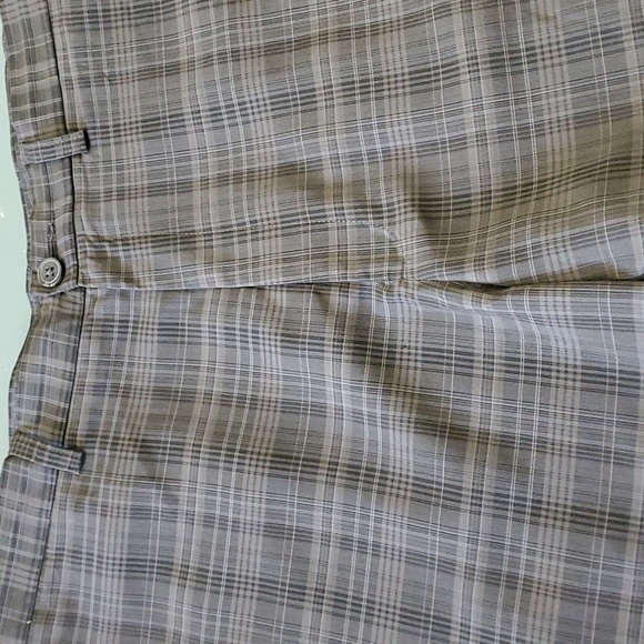 HAGGAR, dark plaid mens shorts, size 40, stretch waist. 100% polyester. - Picture 1 of 10